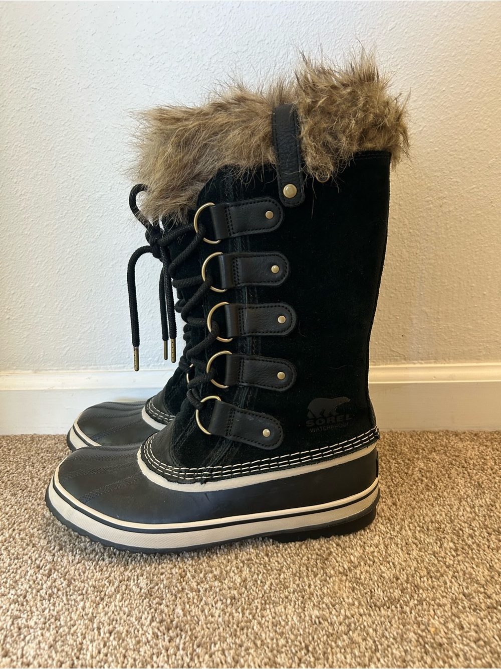 Sorel Black Winter Lace-Up Boots with Brown Faux Fur Cuff